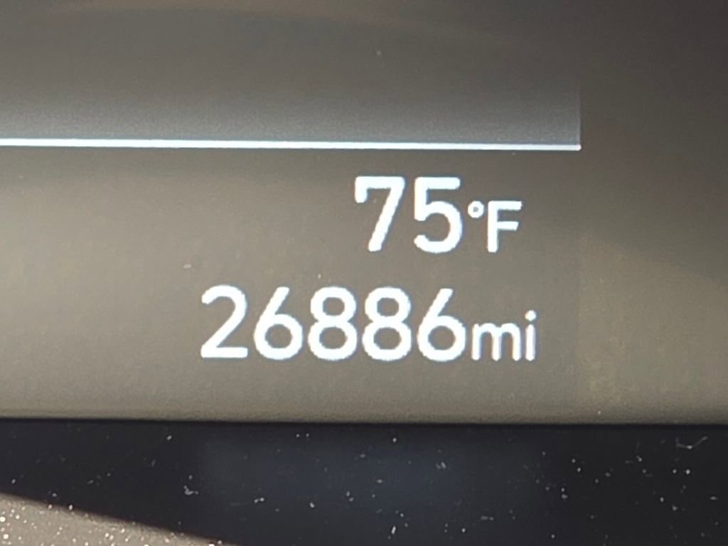 Used 2025 Hyundai Elantra Sport image 24