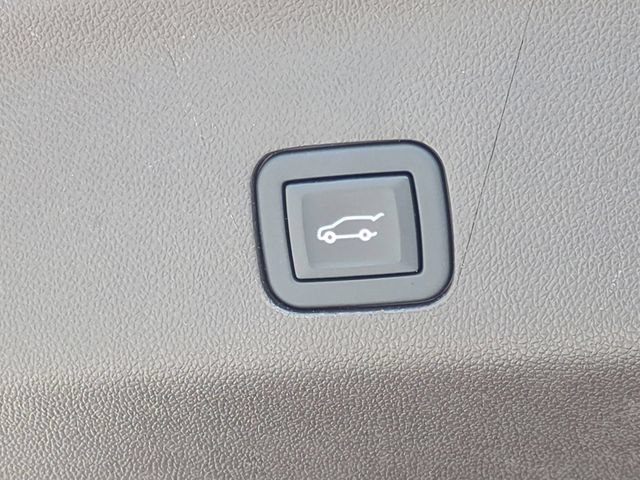 Used 2023 Chevrolet Suburban Z71 w/ Z71 Off-Road Package AWD/4WD image 15