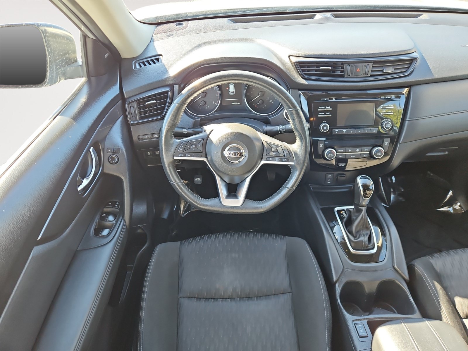 Used 2017 Nissan Rogue SV FWD image 10