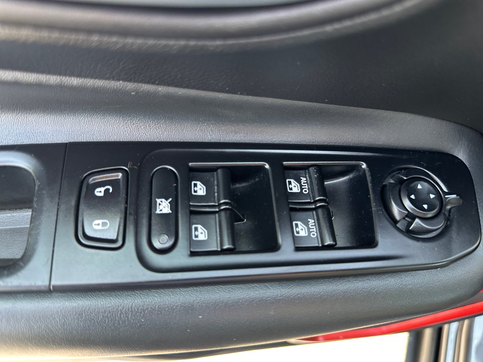 Used 2019 Jeep Renegade Trailhawk w/ Cold Weather Group II AWD/4WD image 13