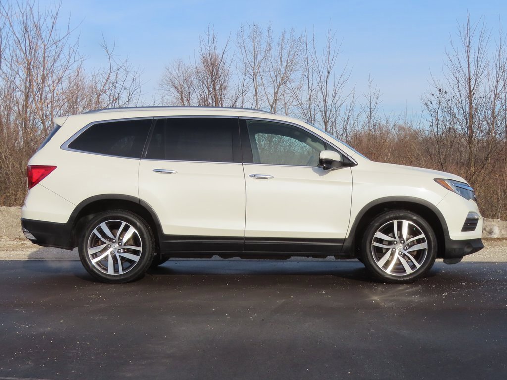 Used 2017 Honda Pilot Touring image 2