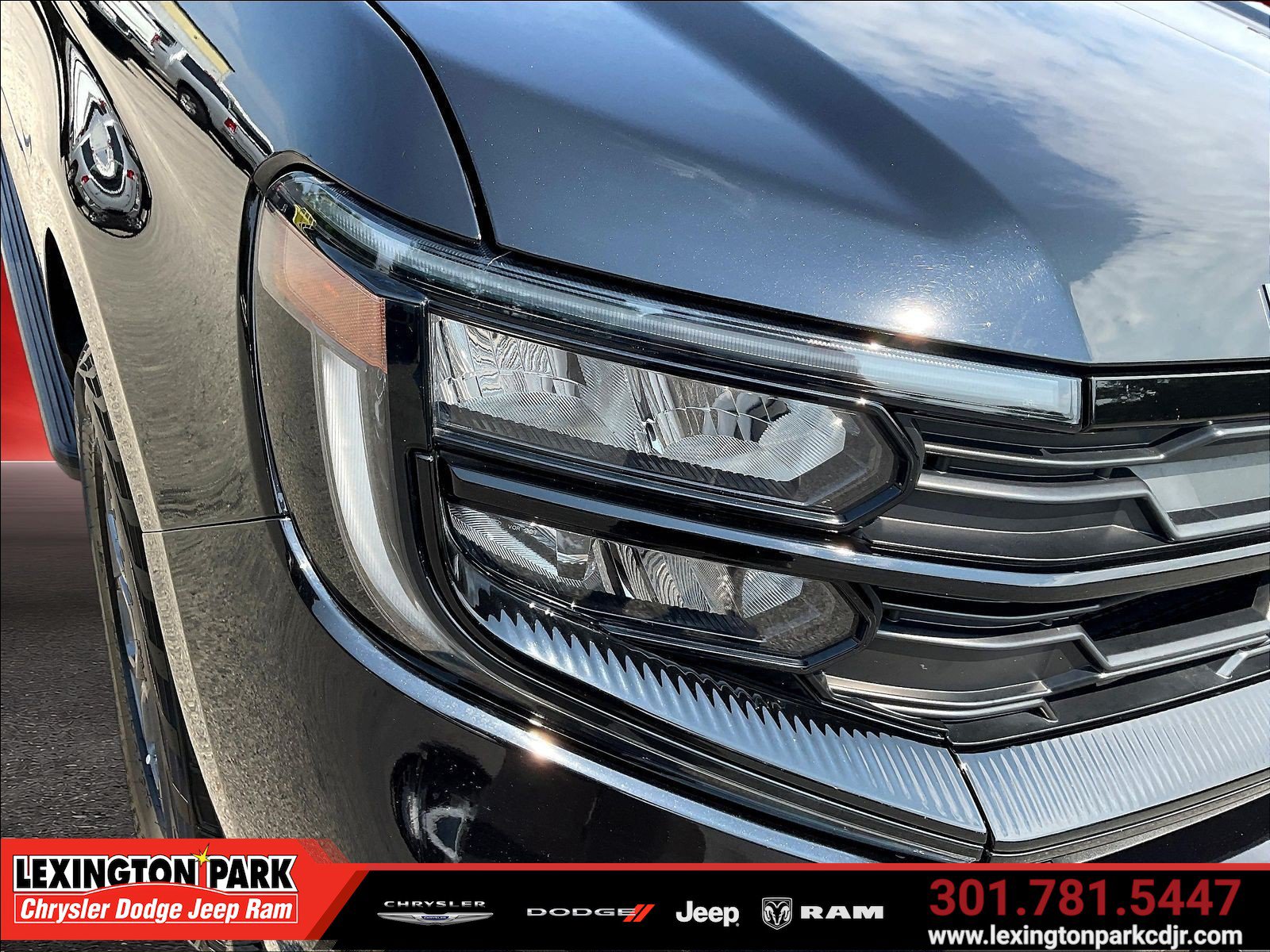 Used 2025 Ford Expedition Max Active AWD/4WD image 31