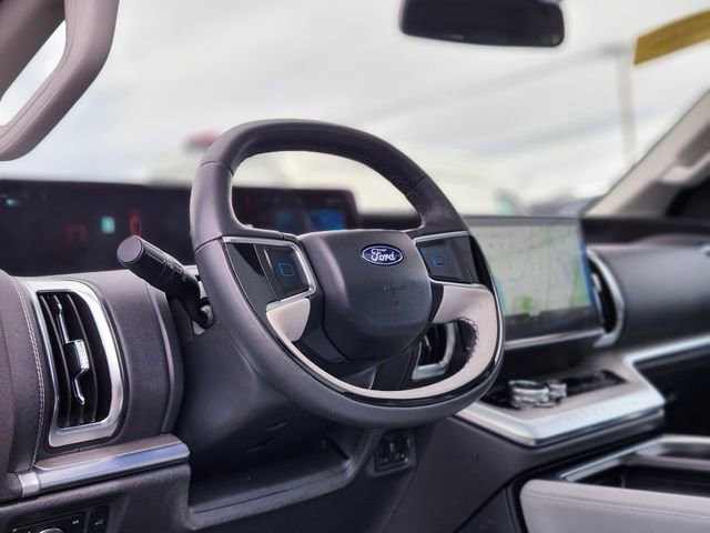 Certified 2025 Ford Expedition Max Platinum image 21