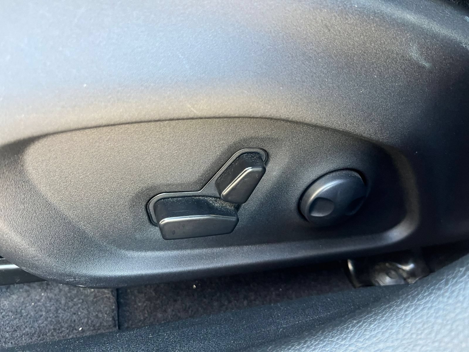 Used 2025 Jeep Compass Limited AWD/4WD image 21