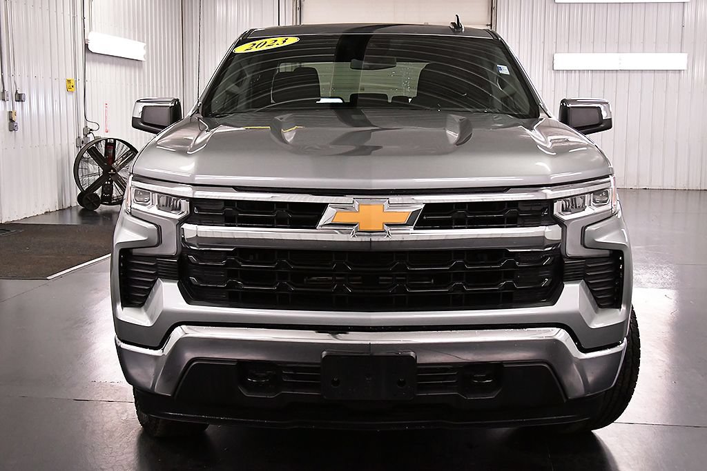Used 2023 Chevrolet Silverado 1500 LT AWD/4WD image 2