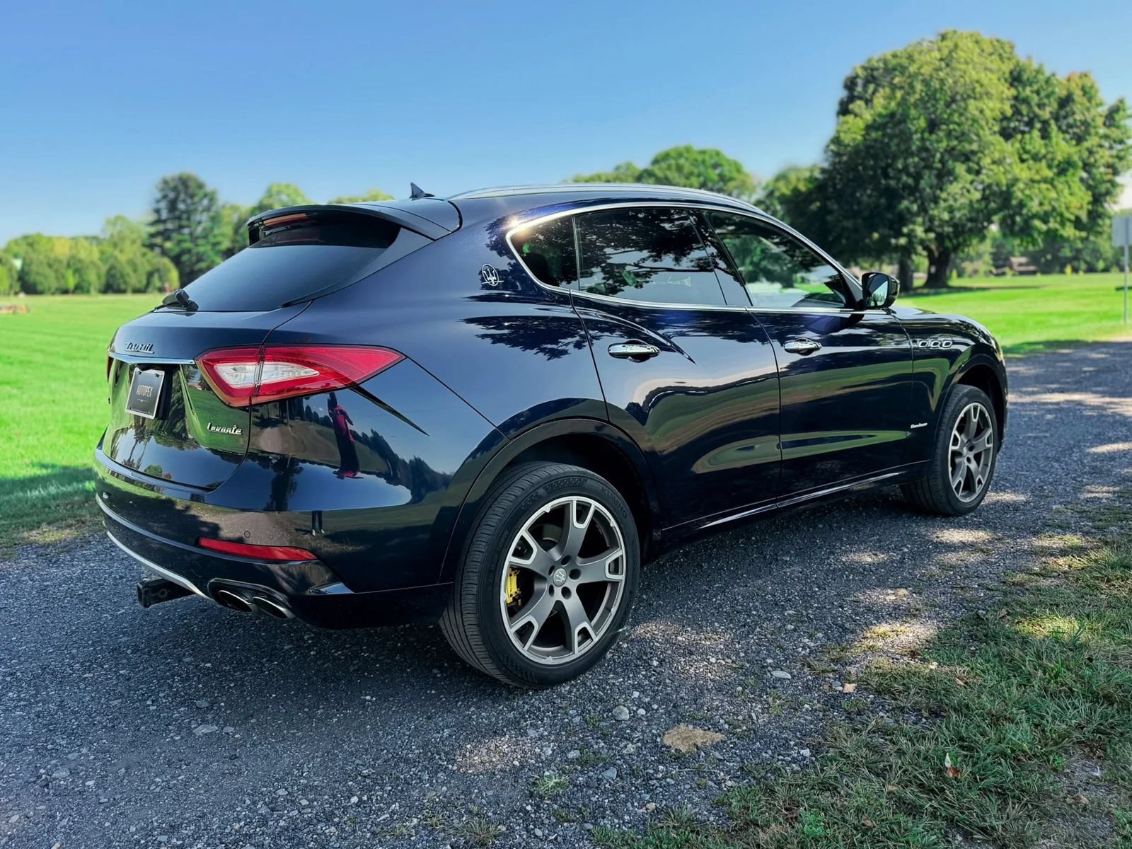 Used 2018 Maserati Levante GranLusso AWD/4WD image 7