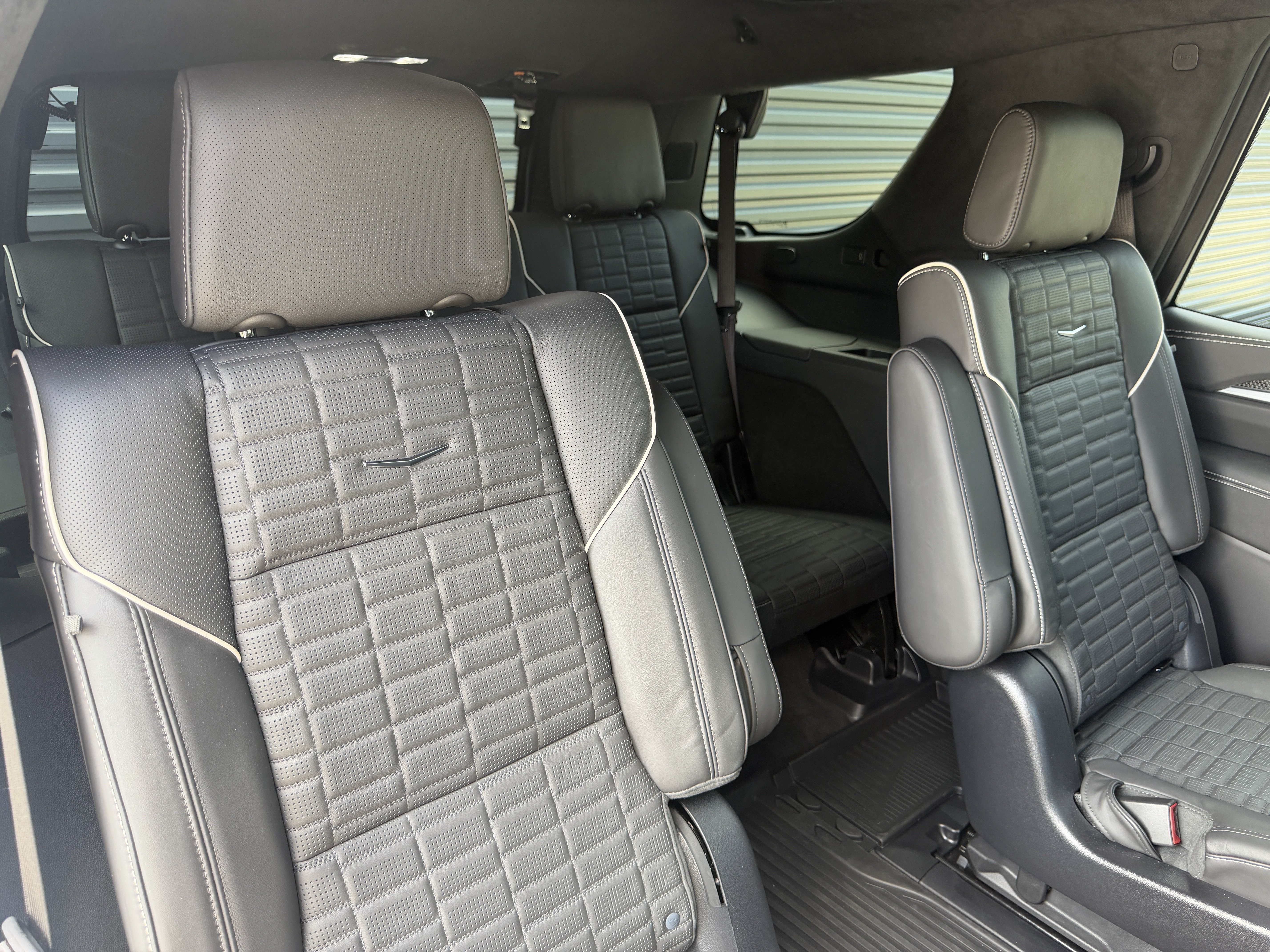 Used 2025 Cadillac Escalade V AWD/4WD image 36