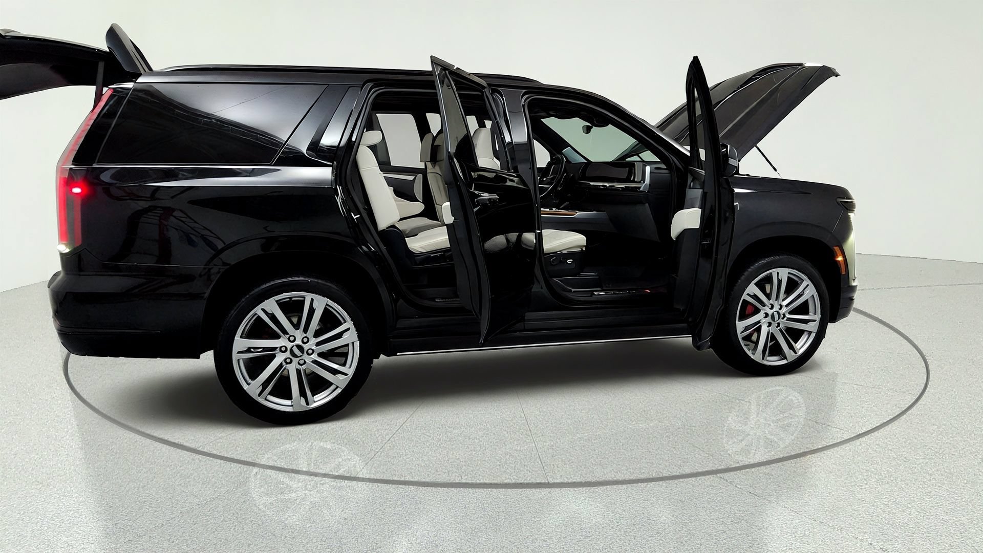 Used 2025 Cadillac Escalade Sport Platinum w/ LPO, Floor Liner Package AWD/4WD image 13