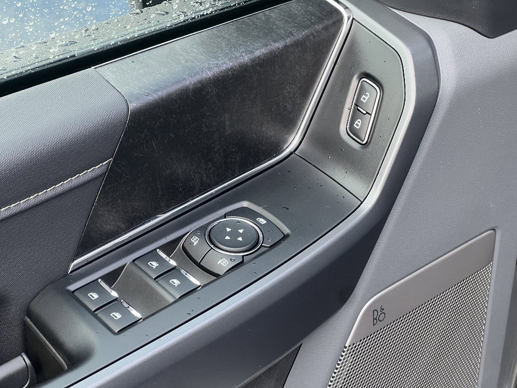 Used 2025 Ford F150 Lightning Flash image 17