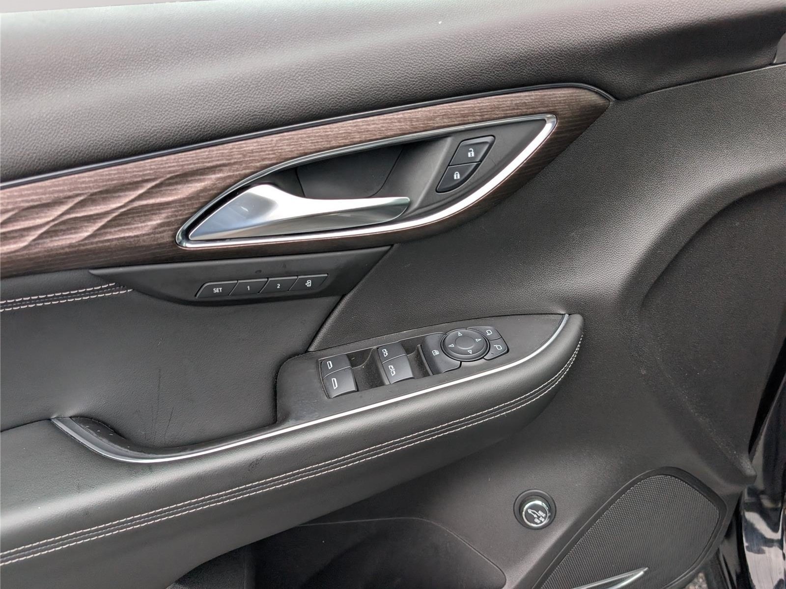 Used 2021 Buick Envision Avenir w/ Technology Package II AWD/4WD image 21