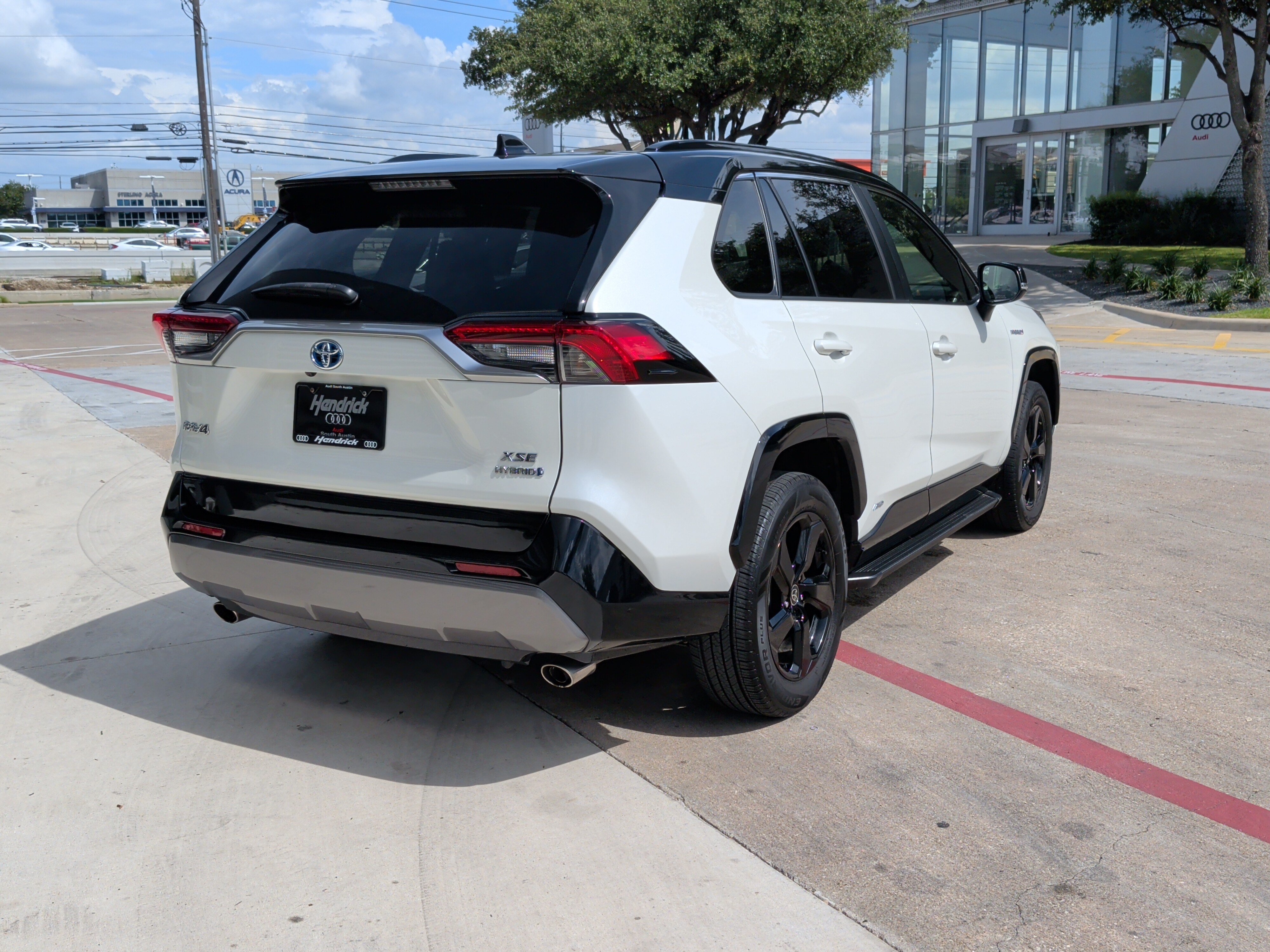 Used 2021 Toyota RAV4 XSE w/ XSE Grade Weather Package AWD/4WD image 10