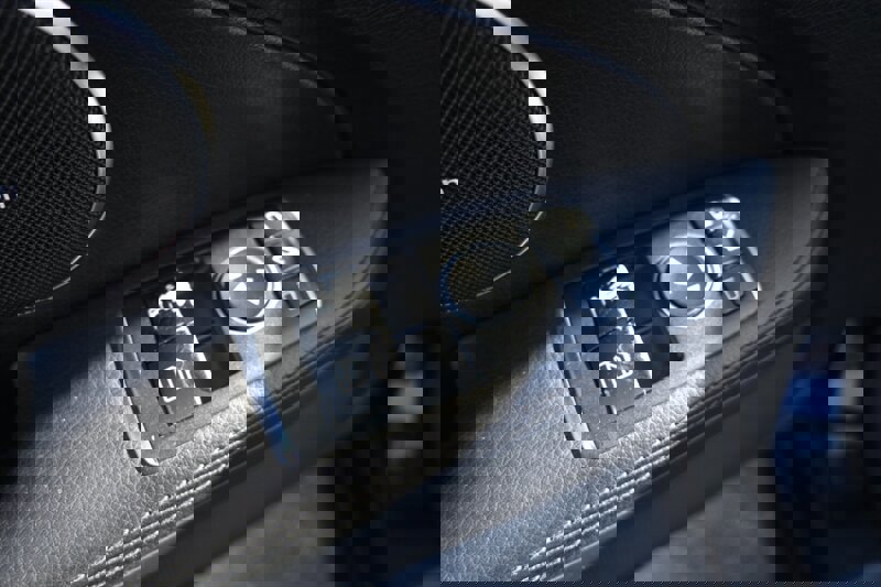 Used 2015 Mercedes-Benz SLK 250 image 41