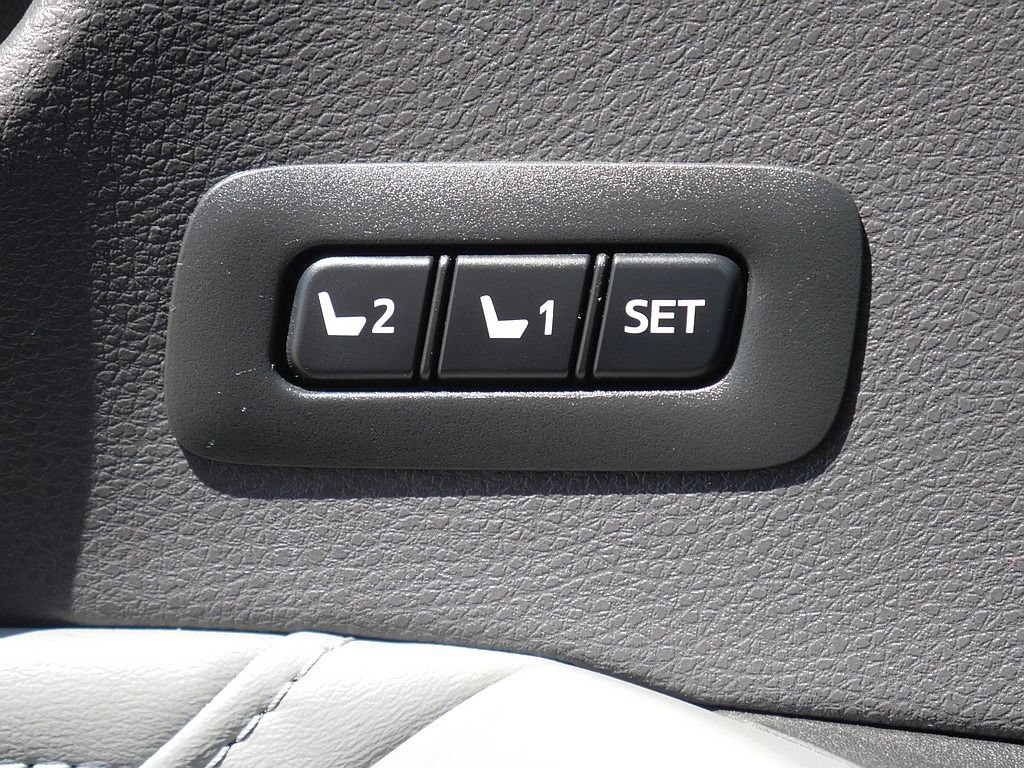 Used 2021 Toyota Avalon Limited w/ Advanced Safety Package FWD image 26