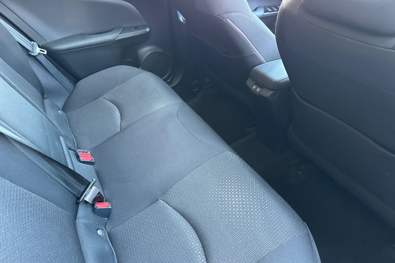 Certified 2022 Toyota Prius LE FWD image 33
