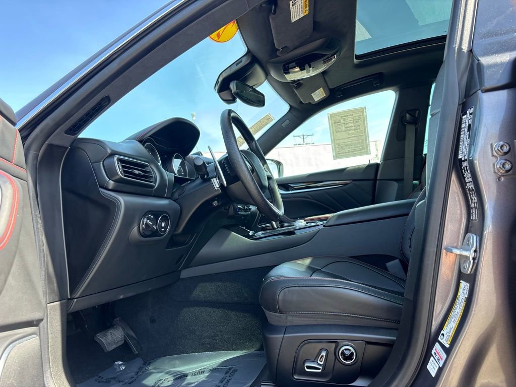 Used 2024 Maserati Levante GT Ultima image 9