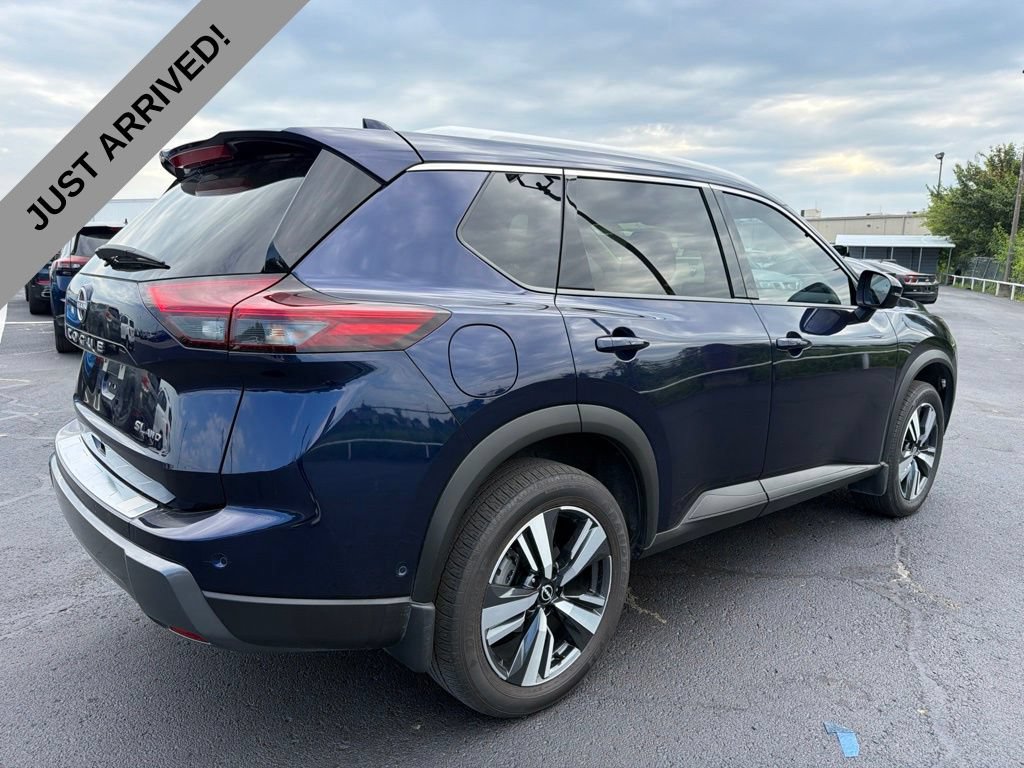 Certified 2025 Nissan Rogue SL w/ Tech Package AWD/4WD image 5