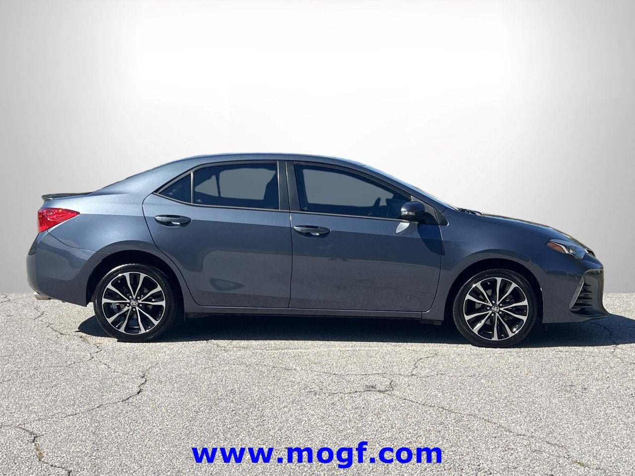 Used 2018 Toyota Corolla SE w/ SE Premium Package FWD image 26