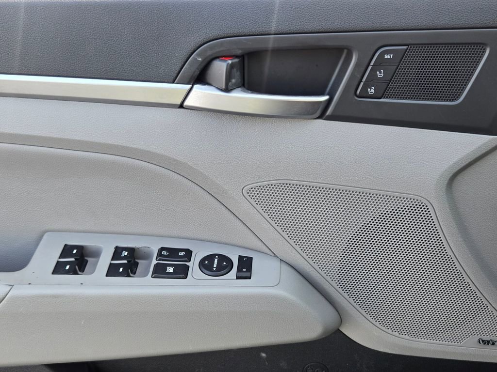 Used 2019 Hyundai Elantra Limited w/ Ultimate Package 02 image 27