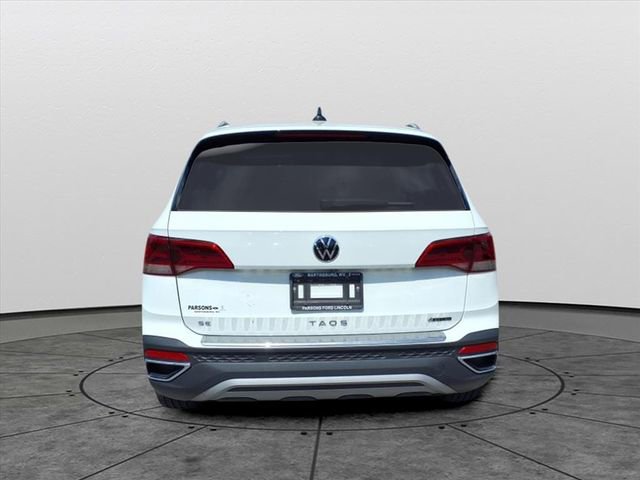 Used 2023 Volkswagen Taos SE w/ Black Wheel Package image 5