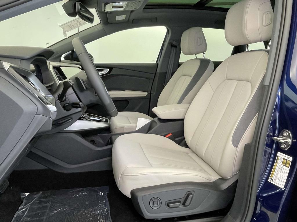 New 2025 Audi Q4 e-tron Prestige image 5