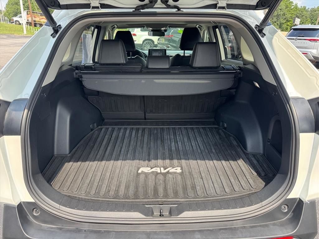 Used 2022 Toyota RAV4 XLE Premium AWD/4WD image 20