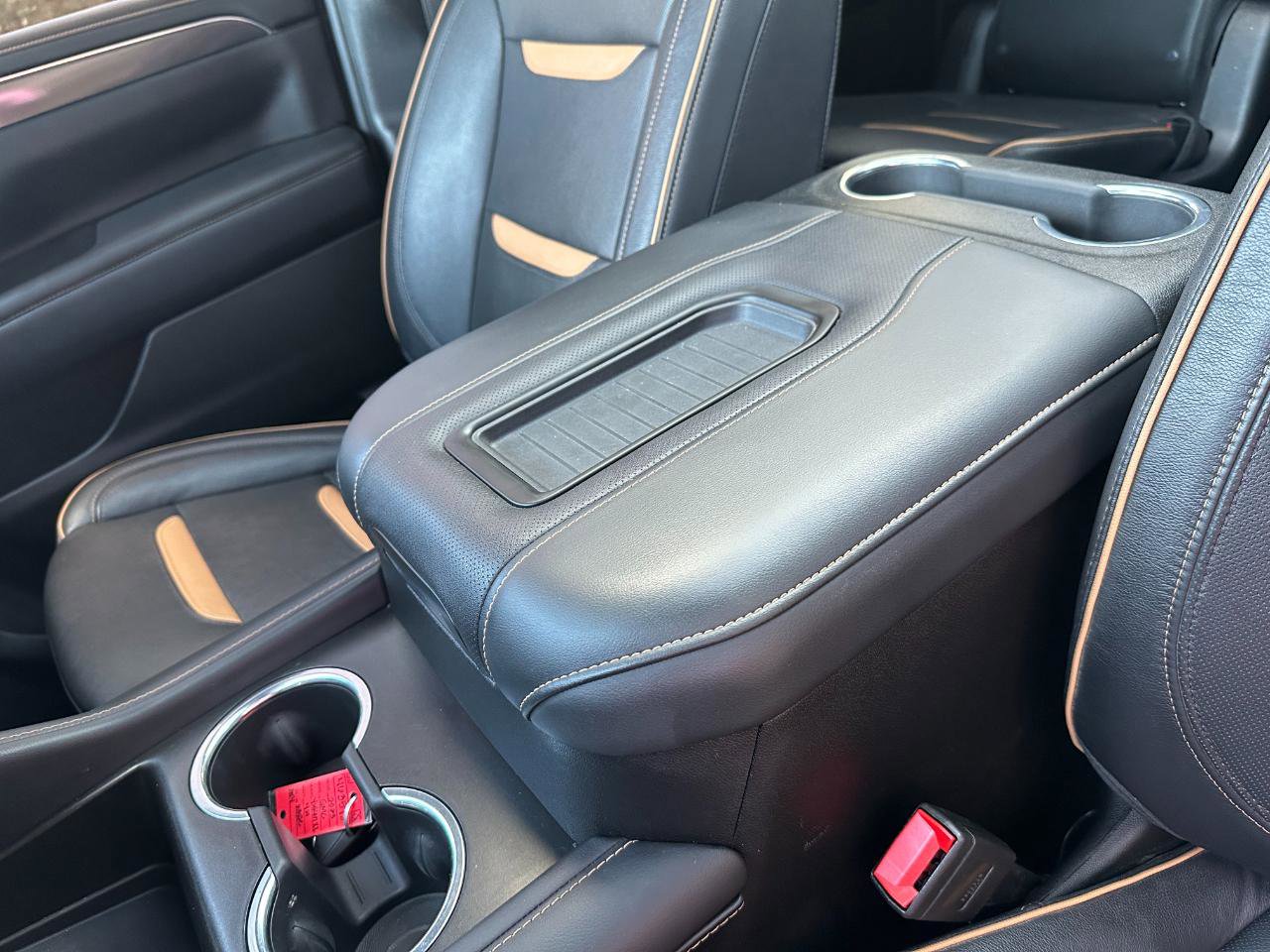 Used 2023 GMC Yukon XL AT4 image 56