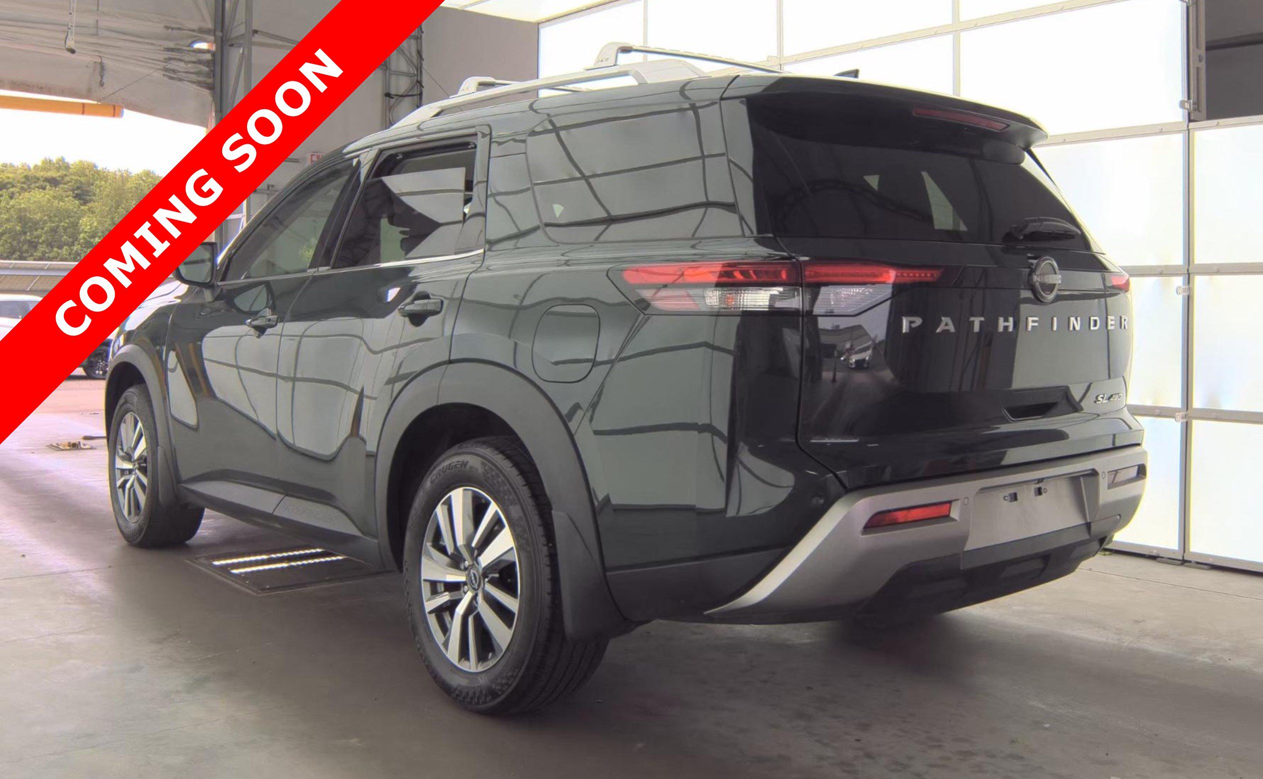 Used 2023 Nissan Pathfinder SL AWD/4WD image 4