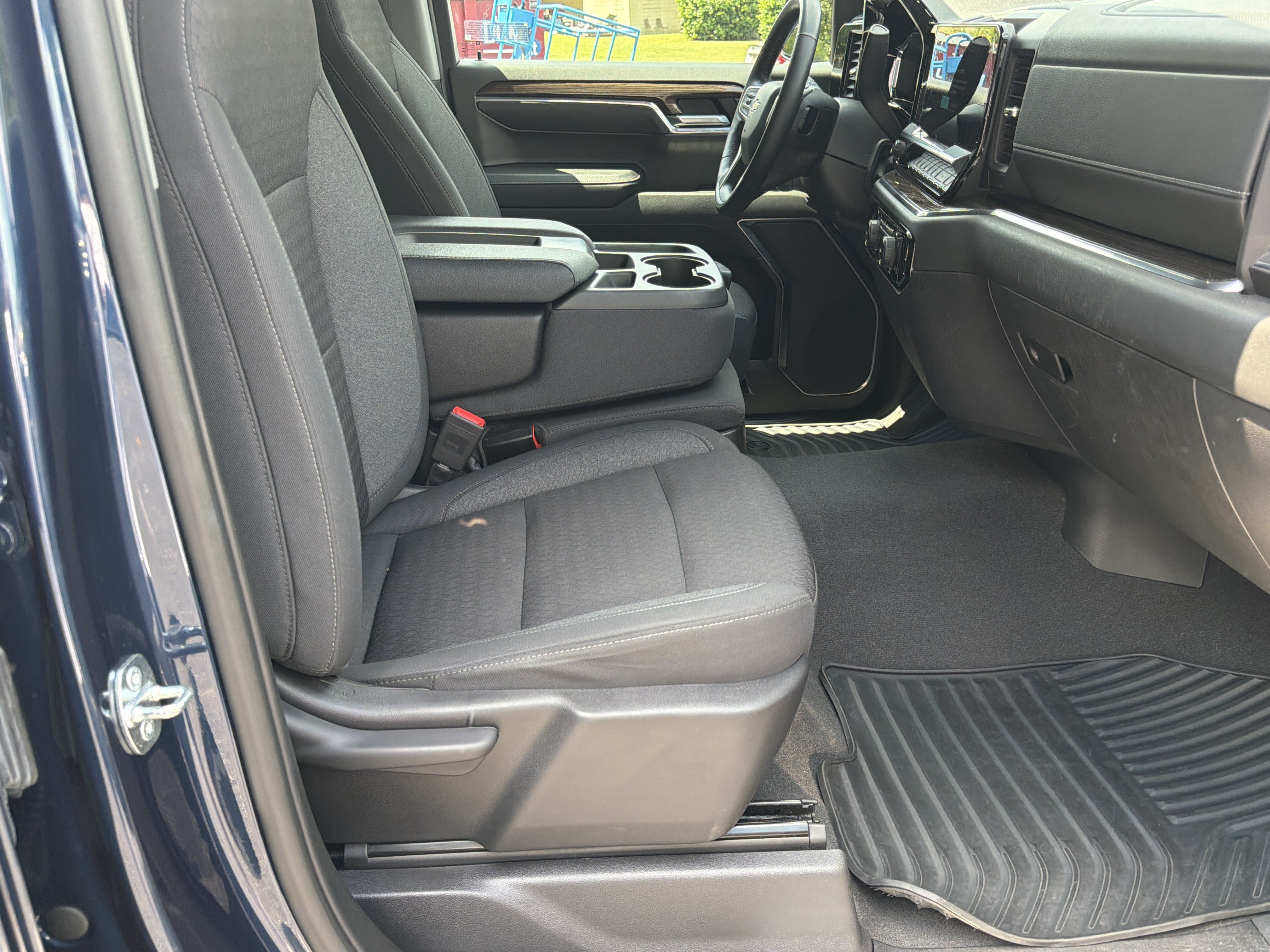 Used 2023 Chevrolet Silverado 1500 LT AWD/4WD image 13