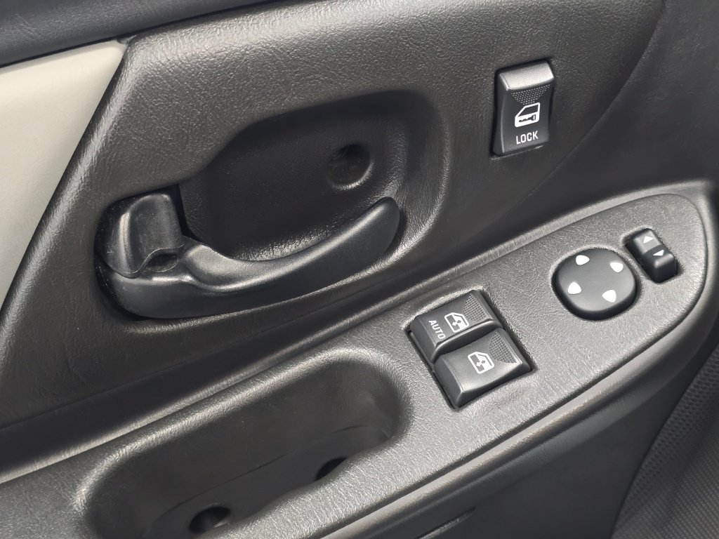 Used 2003 Chevrolet Monte Carlo SS FWD image 38