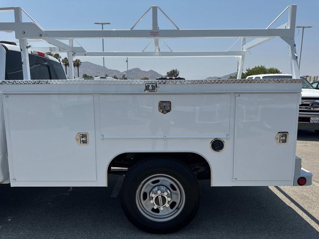 New 2025 Ford F350 XL w/ XL Chrome Package image 16
