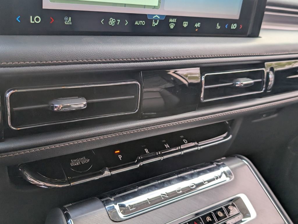 New 2026 Lincoln Aviator AWD image 18