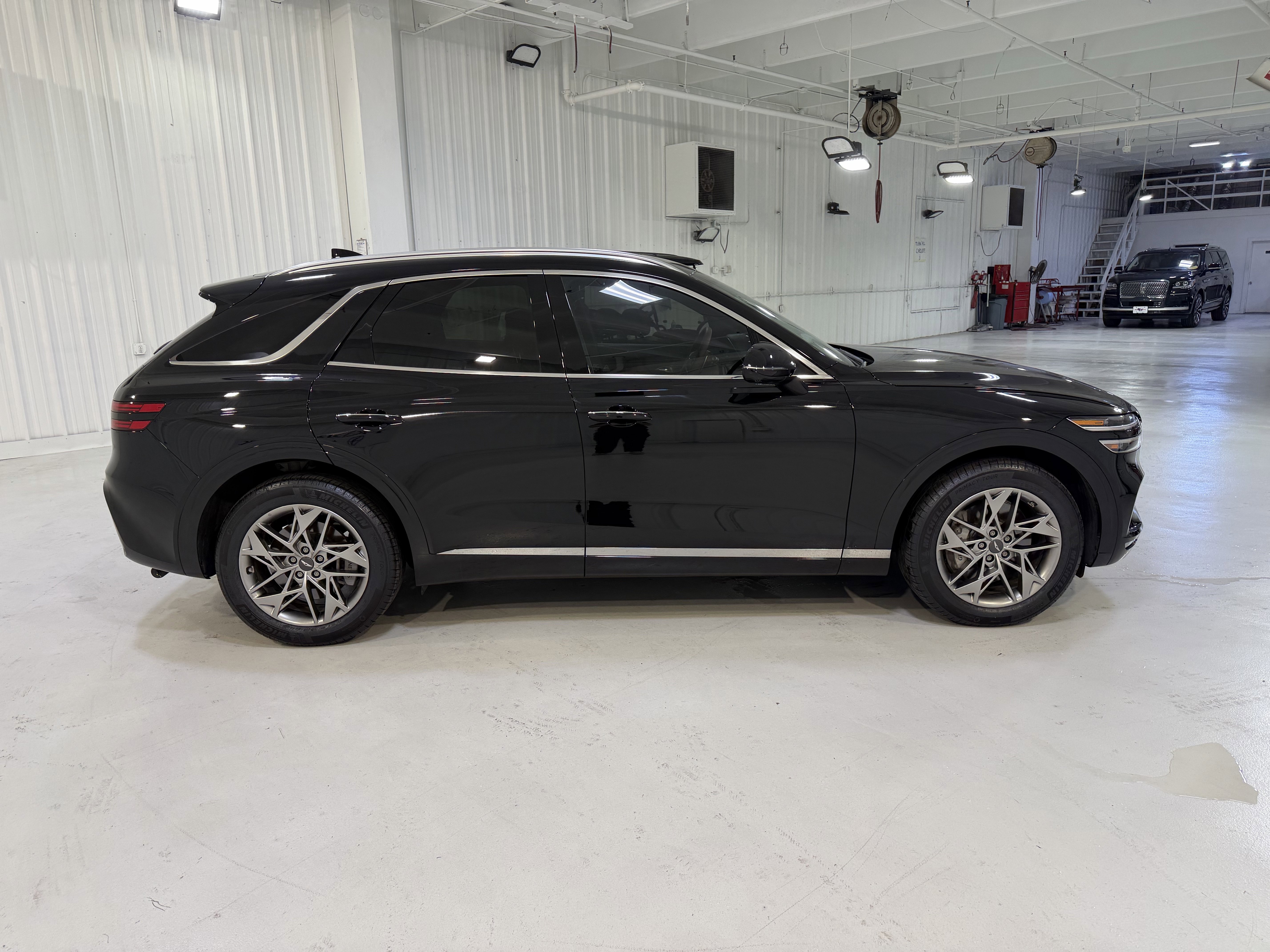 Used 2025 Genesis GV70 2.5T w/ Advanced Package AWD/4WD image 6