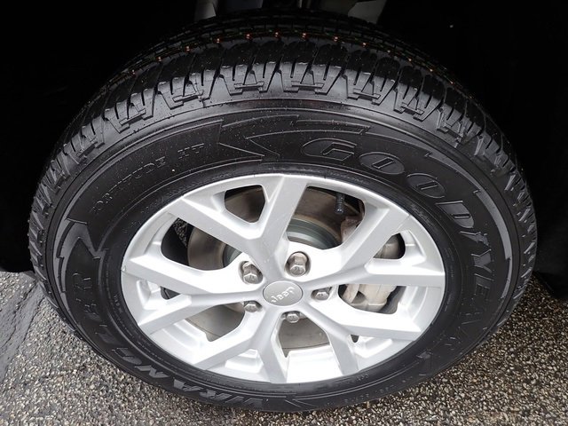 Used 2023 Jeep Grand Cherokee Limited image 11