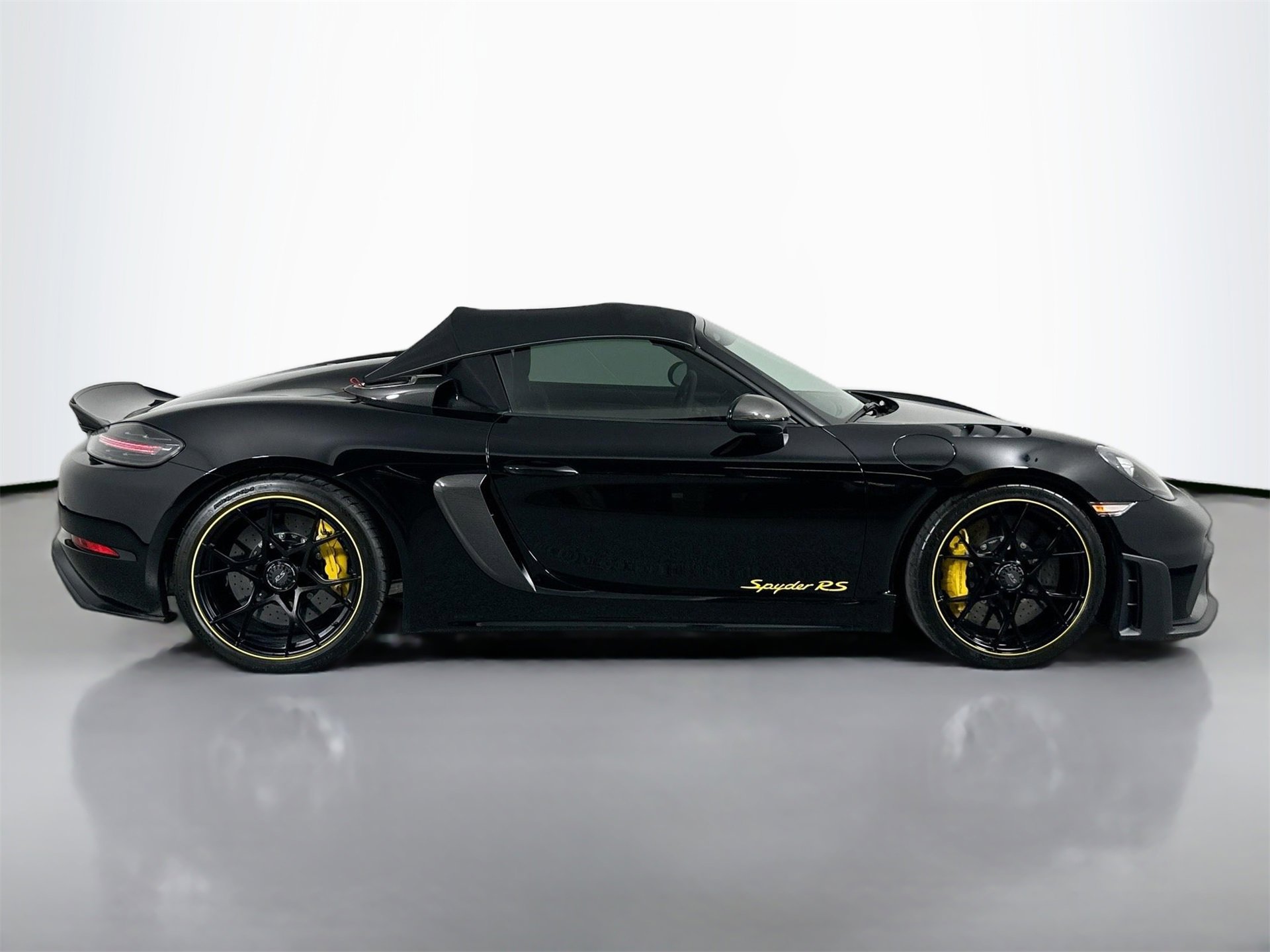 Certified 2025 Porsche 718 Boxster Spyder RS image 8