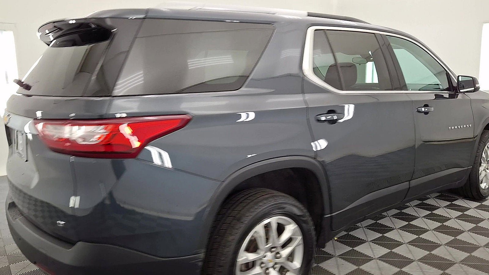 Used 2018 Chevrolet Traverse LT AWD/4WD image 4