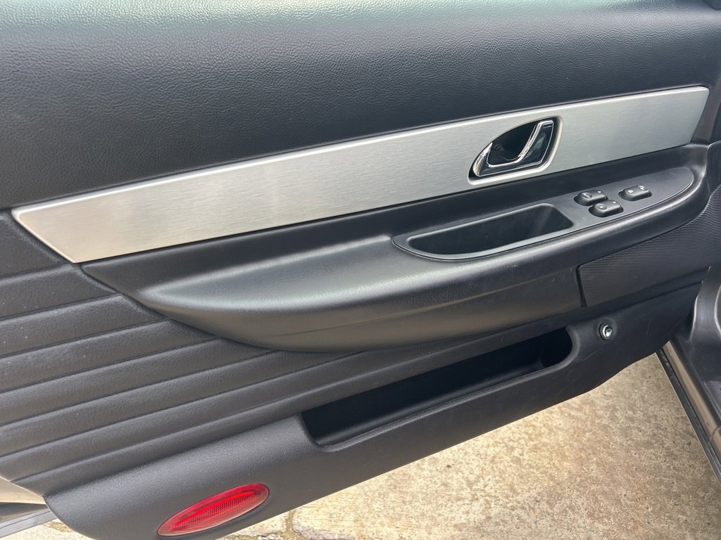 Used 2003 Ford Thunderbird Deluxe image 7