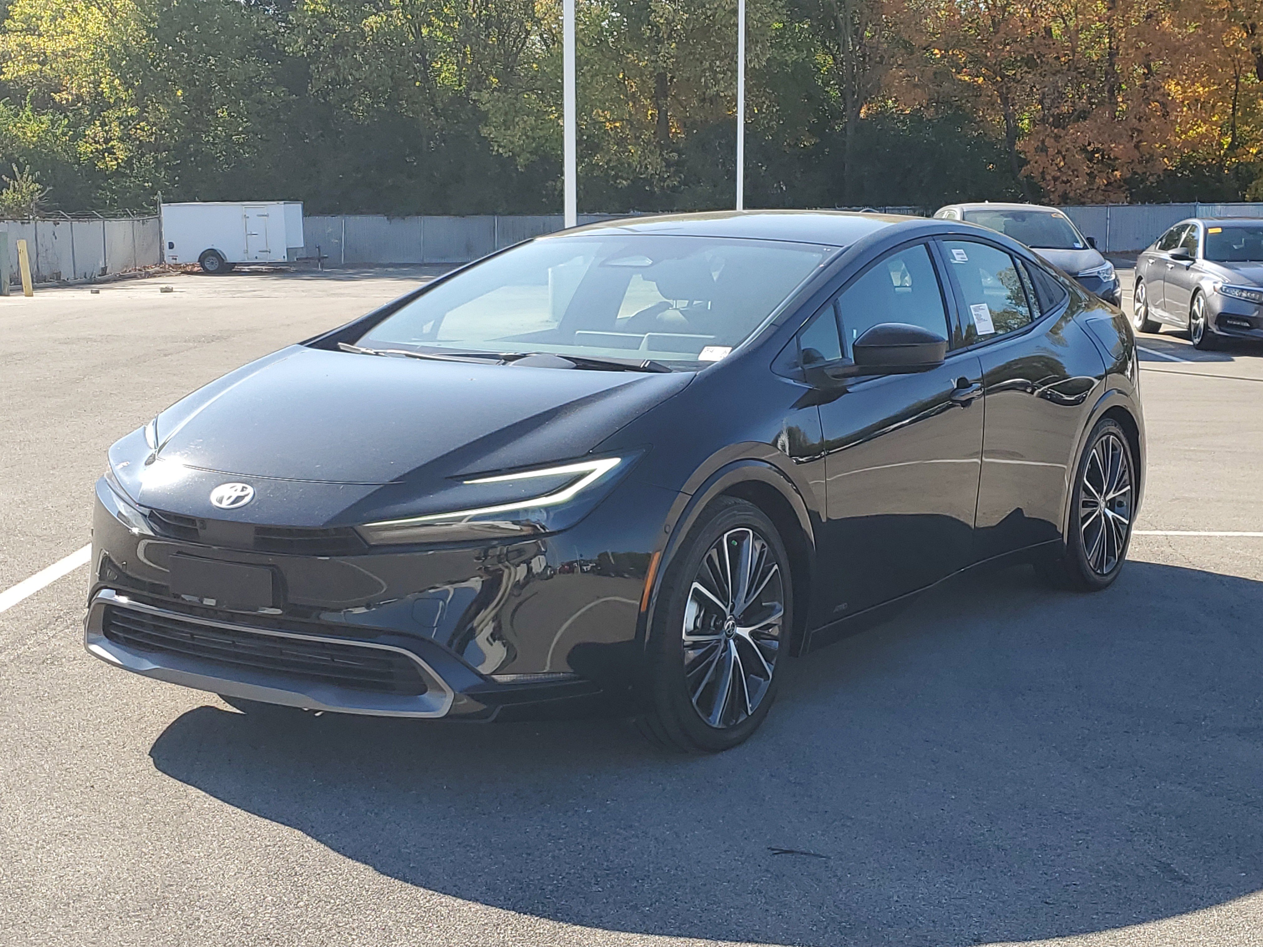 Certified 2025 Toyota Prius Limited image 3