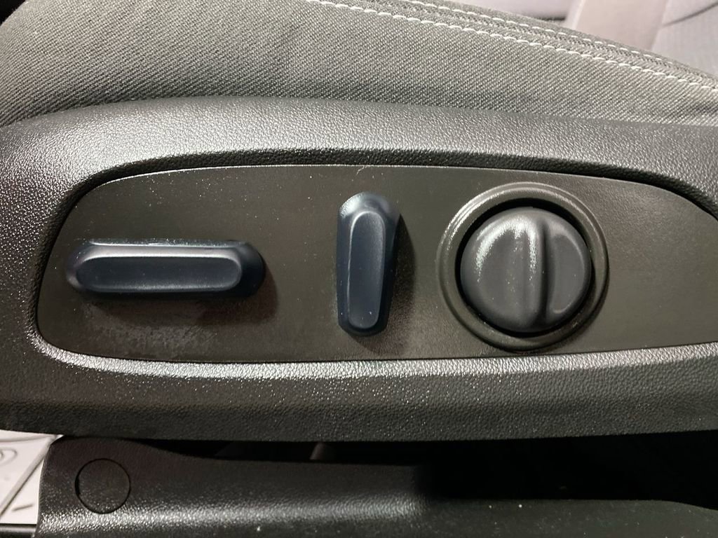 Certified 2023 GMC Terrain SLE w/ Driver Convenience Package FWD image 12