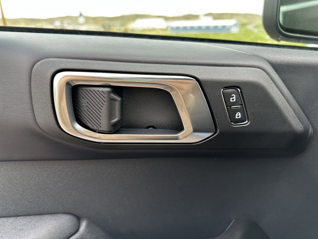 New 2025 Ford Bronco Badlands image 13