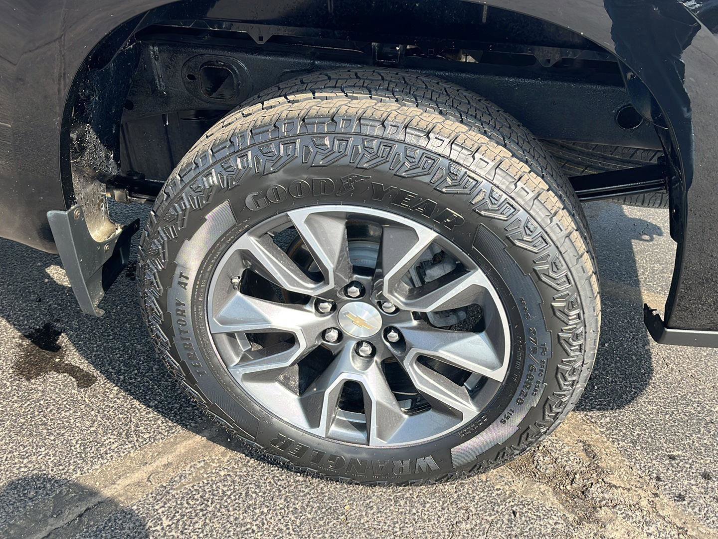 Used 2024 Chevrolet Silverado 1500 LT AWD/4WD image 34