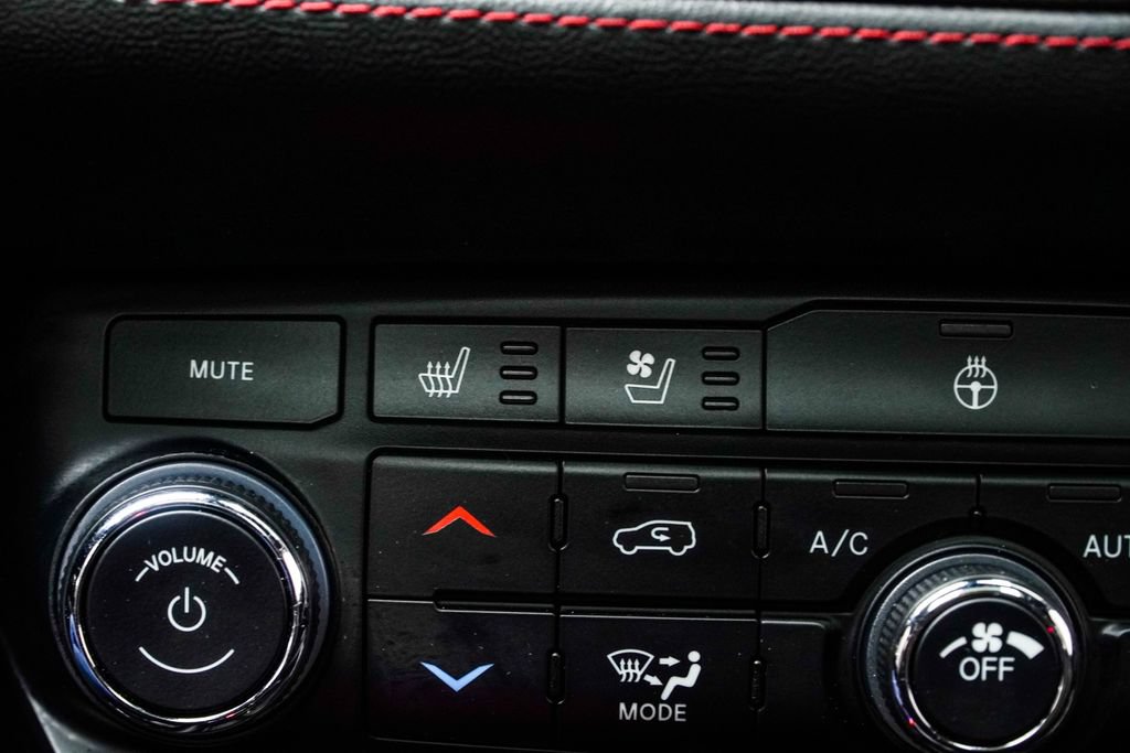 Used 2025 Dodge Durango R/T AWD/4WD image 27