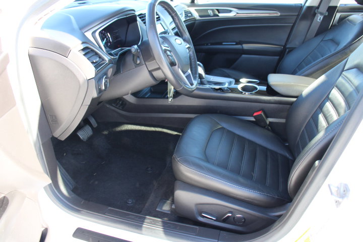 Used 2014 Ford Fusion Energi SE w/ Driver Assist Package image 11