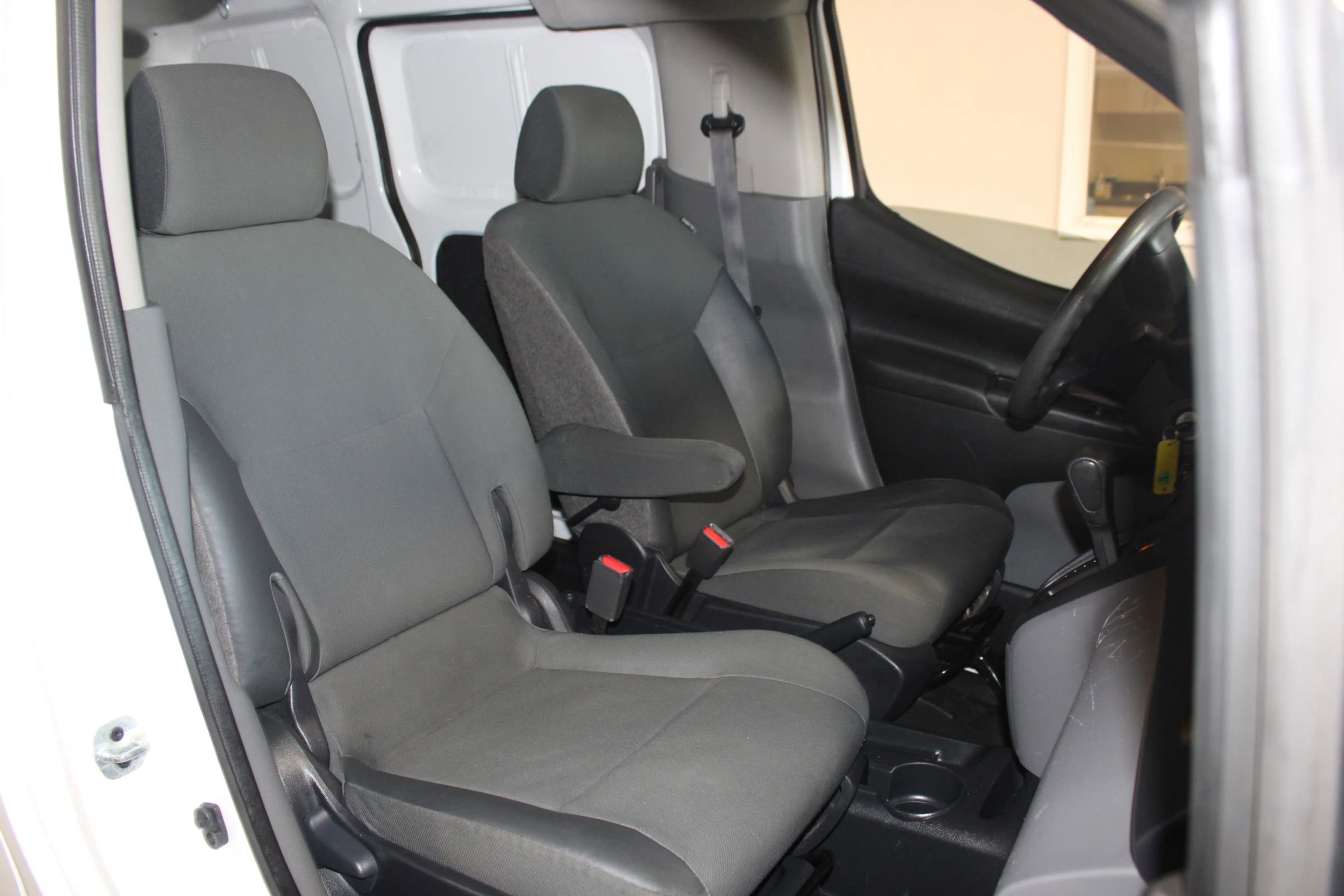 Used 2017 Nissan NV200 S image 27