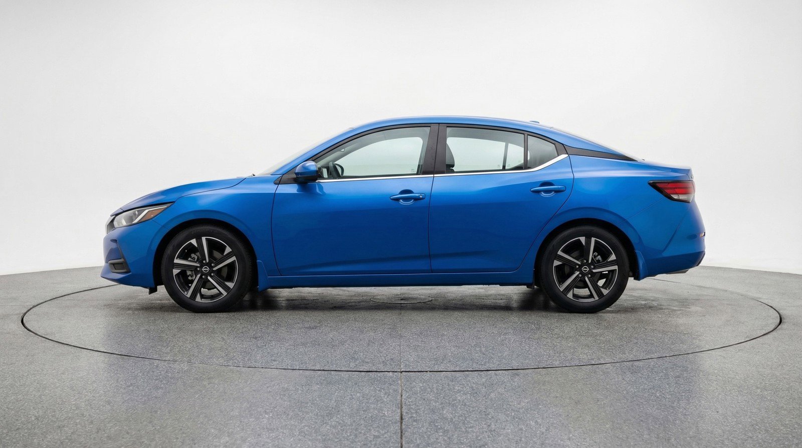 Used 2025 Nissan Sentra SV image 5