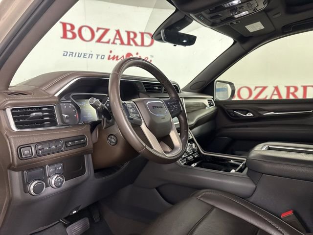 Used 2021 GMC Yukon XL Denali w/ Denali Premium Package image 12