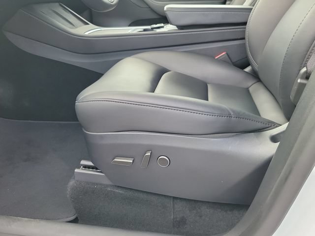 Used 2025 Tesla Model Y Long Range RWD image 17