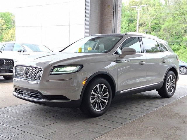 Used 2022 Lincoln Nautilus Reserve AWD/4WD image 3