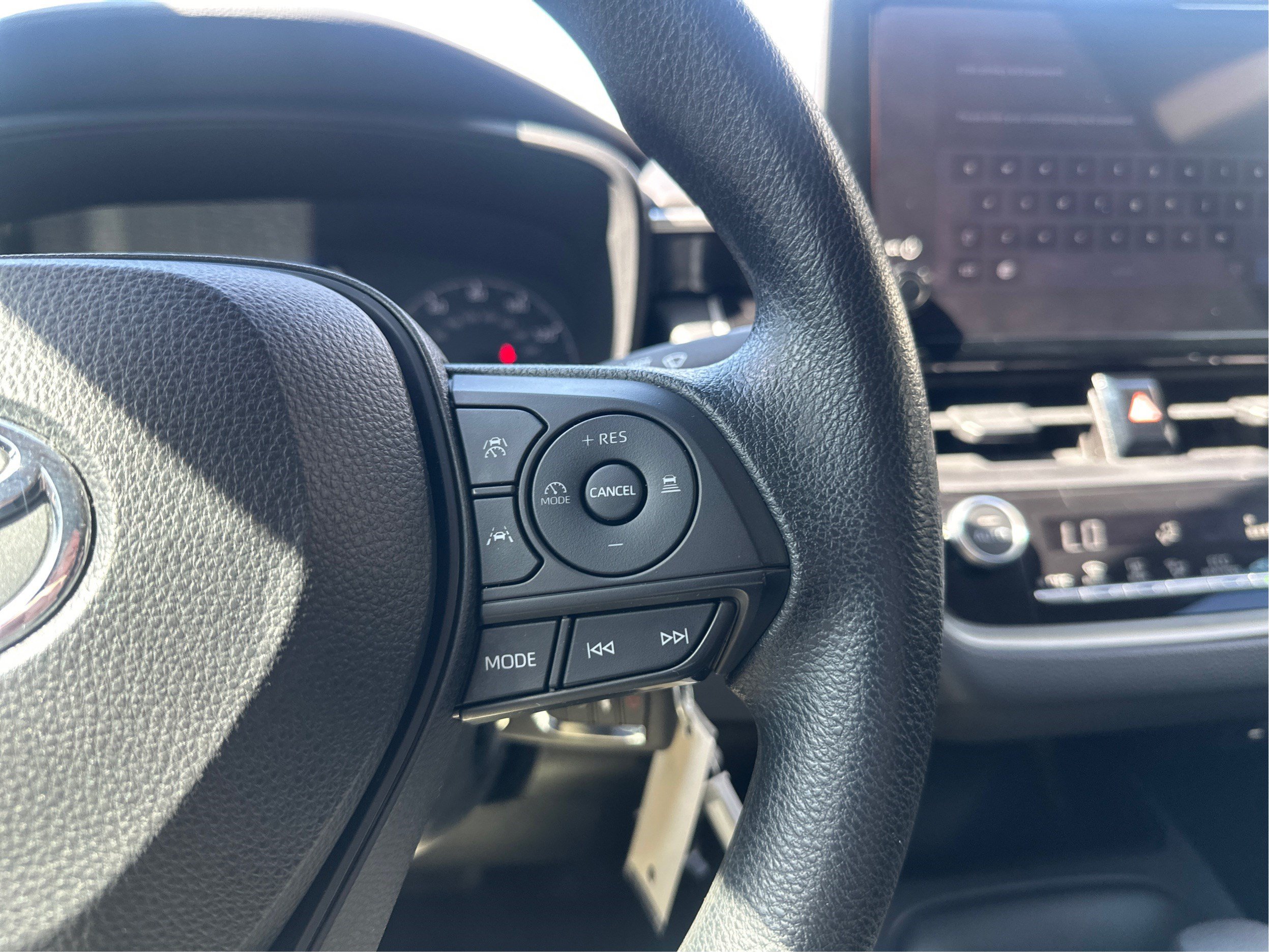 Used 2023 Toyota Corolla LE FWD image 31