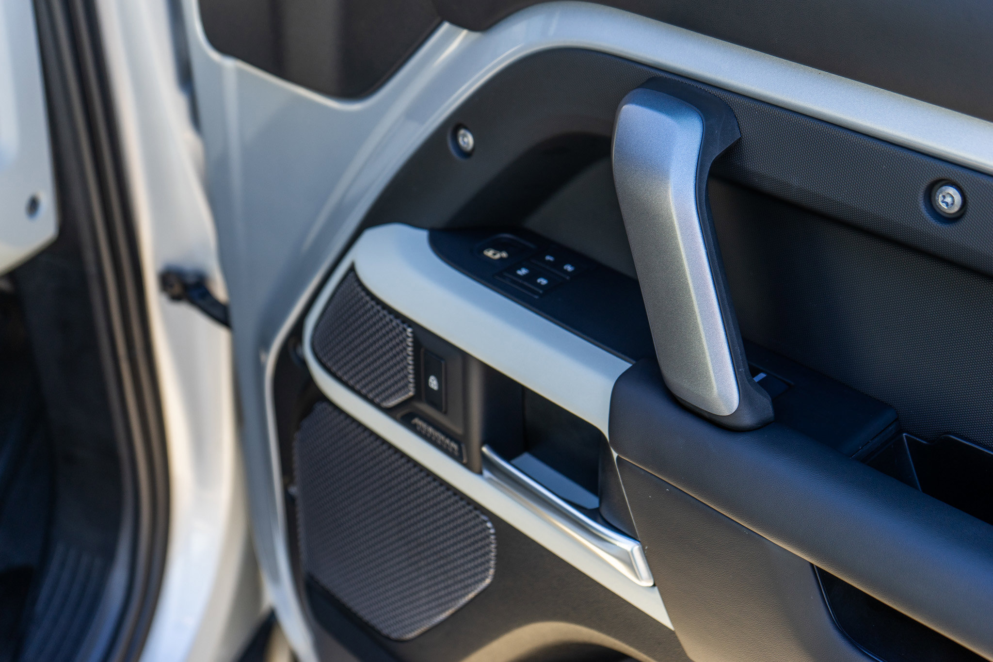 Used 2021 Land Rover Defender 110 X-Dynamic HSE image 47