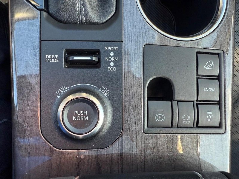 Used 2023 Toyota Highlander Platinum image 31